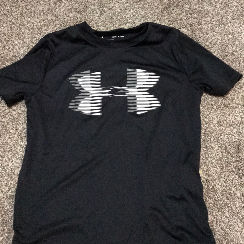 Boys heatgear shirt